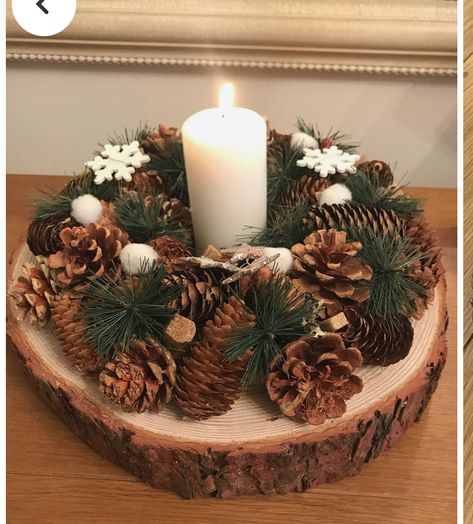 Christmas Cake Stand, Pinecone Crafts Christmas, Christmas Log, Tafel Decor, Christmas Candle Decorations, Holiday Crafts Christmas, Vintage Diy, Christmas Crafts Decorations, Christmas Decor Ideas