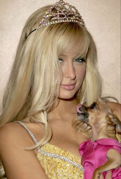 Pink Aesthetic Tumblr, Paris Hilton 2000s, Paris Hilton Style, Paris And Nicole, Y2k Princess, 2000s Vibe, Gay Pride Parade, Tumblr Art, Princess Core