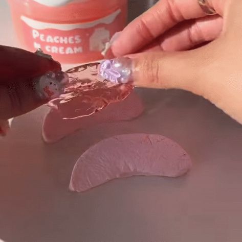 peaches n’ cream slime stim gif 🍋 (2) (source: @og_slime on youtube) Peach Stim Gif, Slime Stim Gif, Slime Stimboard, Stimboard Clips, Slime Gif, Silly Gifs, Starbucks Slime, Stimboard Gifs, Red Slime