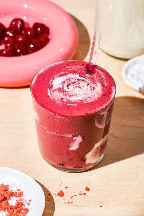 Sweet Cherry Smoothie (Erewhon Copy) - Wholehearted Eats Smoothie Erewhon, Food For Fitness, Smoothie At Home, Sweet Smoothies, Cherry Smoothie, Tart Cherry Juice, Healthy Smoothie Recipes, Homemade Almond Milk, Creamy Smoothies