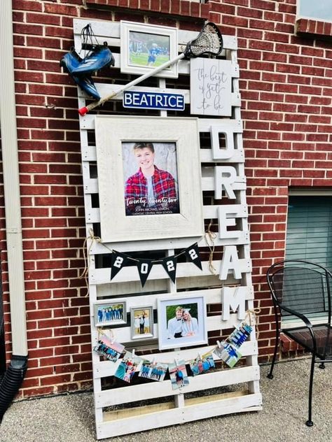 Senior Photo Display, Senior Graduation Table Display, Graduates 2024, Graduation Display Table, Pallet Picture Display, Grad Table, Senior Table, Boys Graduation Party, Graduation Party Pictures