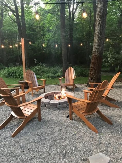 Outdoor Fire Pit Seating, Fire Pit Chairs, Wood Adirondack Chairs, Fire Pit Landscaping, Wood Fire Pit, Cottage Decor Farmhouse, Backyard Fireplace, Fire Pit Seating, Modern Mountain Home