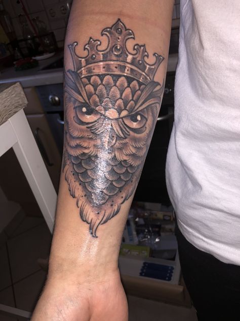 Owl with crown Crown Tattoo Meaning, Crown Tattoo, Tattoo Meaning, Tattoos With Meaning, Cool Tattoos, Meant To Be, I Hope, Crown, Tattoos