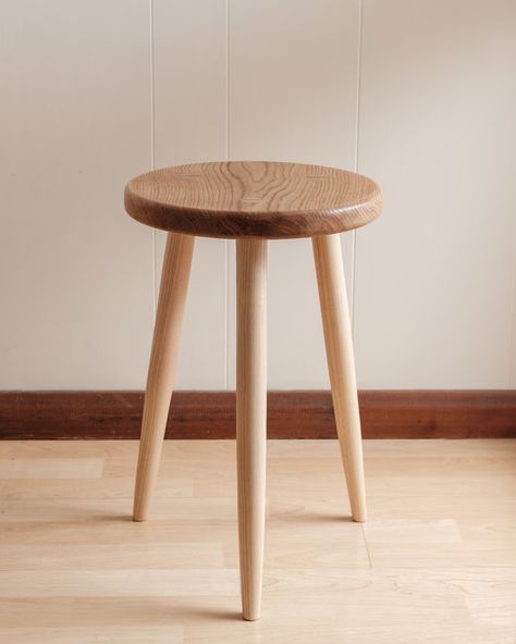 Japanese Stool Design, Bentwood Stool, Japanese Bar Stool, 2x4 Wood Projects, Handmade Stool, Three Legged Stool, Ercol Furniture, Vintage Stool Wood, Stool Side Table