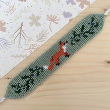 How To Alpha Pattern, Moth Bracelet Pattern, Fox Friendship Bracelet Pattern, Fox Bracelet Pattern, Alpha Bracelet Keychain, Alpha Bracelet Tutorial, How To Do Alpha Patterns, Christmas Friendship Bracelets, Alpha Friendship Bracelet Patterns