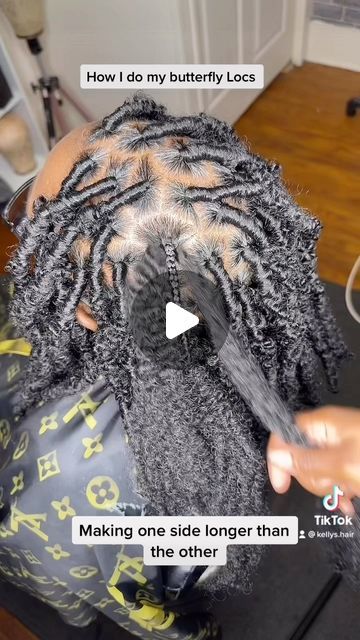 Kellys Hair on Instagram: "How to: Butterfly Locs #explorepage✨ #viralreels #viralvideos #viralpost #viral #braidtutorial #loctutorial #butterflylocsatl" Butterfly Locs How To, Butterfly Locs Tutorial Videos, How To Do Butterfly Locs, Butterfly Locs Tutorial, How To Do Butterfly, Crochet Butterfly Locs, Butterfly Locs Hairstyle, Butterfly Locks, How To Make Butterfly