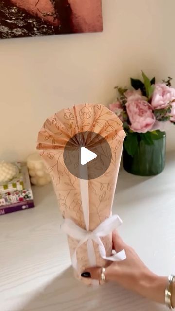 Gift Wrap Savvy on Instagram: "Learn how to turn any bottle into a showstopping gift! Whether it’s wine for a dinner party or bubble bath for a spa day, we’ve got you covered (literally).

Remember, good things come in small packages, but great things come in expertly wrapped bottles! 😉
Tell us: What’s the trickiest shaped gift you’ve ever had to wrap? Bottle-shaped nightmares welcome!
Cheers to upping your wrapping game! 🥂" Wrap A Wine Bottle With Wrapping Paper, How To Wrap A Bottle For Christmas, How To Wrap A Glass Cup As A Gift, Gift Wrapping A Wine Bottle, Diy Wine Gift Bag, How To Wrap A Vase Gift, How To Wrap A Cup Gift, How To Wrap A Bottle Of Wine, How To Wrap A Bottle