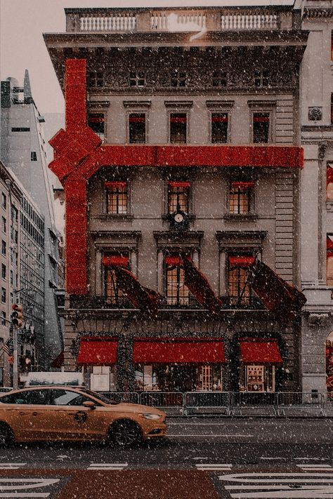 Wallpaper Aesthetic Winter, Snow Vibes, New York Christmas Aesthetic, Christmas Lockscreen, Winter Aesthetics, New York Wallpaper, Nyc Christmas, Christmas Aesthetic Wallpaper, Xmas Wallpaper