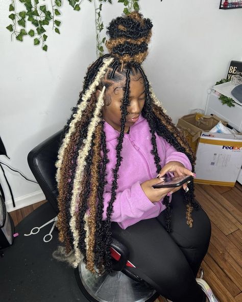 Butterfly Locks Style Ideas, Butterfly Locks Hairstyle Long, Black Butterfly Locs, Faux Locs Long, Locs Ideas, Butterfly Locks, Butterfly Locs, Big Box Braids Hairstyles, Hair Business