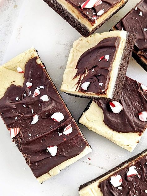 Peppermint Bark Protein Bars - No Bake, Easy, Healthy Protein Bark, No Bake Healthy, Homemade Peppermint Bark, Banana Protein Muffins, Peppermint Dessert, Protein Banana Bread, Bake Healthy, Keto Cakes, Protein Mug Cakes