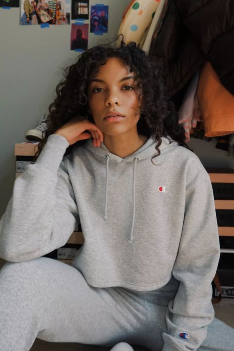 Champion UO Exclusive Cropped Hoodie Sweatshirt Friends Tee, Champion Reverse Weave, Classic Logo, Women Hoodies Sweatshirts, Boyfriend Fit, Drawstring Shorts, Cropped Hoodie, And Sign, Crop Tank