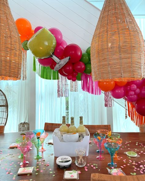 Because every great party starts with a 'rita and a whole lot of flair! With our Luxury Decor package for ANY celebration, you can choose between a marg bar or a mimosa bar! AKA: Delightful brunch or fun fiesta?? • #girlstrip #destinflorida #balloondecor #mimosabar #margaritas #bacheloretteweekend #bacheloretteparty #partytime #partyfood #partydecor #30A #30aflorida #30abachelorette #birthday #birthdaypartydecor #vacationpartytime Palm Beach Bachelorette Decor, Island Bachelorette Party Theme, Margarita Veil Bachelorette, Love Island Bachelorette Theme, Margarita Themed Bachelorette Party, Tampa Bachelorette, Tropical Bachelorette Party Theme, Margarita Bachelorette Party, Trendy Bachelorette