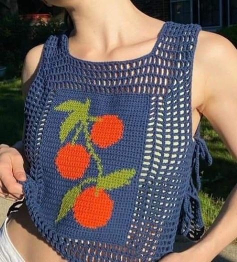 Crochet Cosplay, Crochet Top Ideas, Shimmering Dress, Top Ideas, Crochet Fashion Patterns, Crochet Vest, Diy Crochet Projects, Tapestry Crochet, New Star