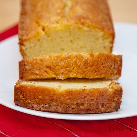 Vanilla bean pound cake Vanilla Loaf, Laura In The Kitchen, Loaf Pan Cake, Laura Vitale, Crumb Coffee Cakes, Harvard Square, Rich Cake, Urban Kitchen, Pound Cake Recipe