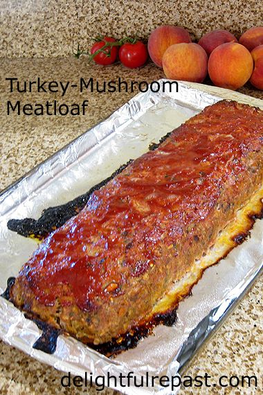 Turkey-Mushroom Meatloaf - Classic Comfort Food / www.delightfulrepast.com Mushroom Turkey Meatloaf, Turkey Meatloaf With Mushrooms, Meatball Meatloaf, Mushroom Meatloaf Recipes, Mushroom Slow Cooker, Moist Turkey Meatloaf, Mushroom Meatloaf, Breville Toaster, Turkey Mushroom