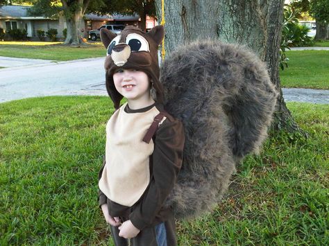 DIY handmade Squirrel costume by Tina Mix. Halloween costume.tinamixonline.com Squirrel Costume Diy, Squirrel Tail Costume, Halloween Oktoberfest, Squirrel Costume, Willy Wonka Costume, Winnie The Pooh Costume, Fantastic Friday, Eve Costume, Squirrel Tail