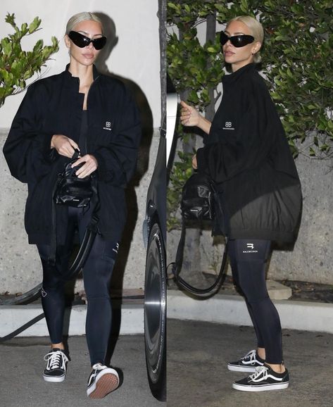 Kim Kardashian Leggings Outfits, Kim Kardashian Sweats, Kim Kardashian Leggings, Kim Kardashian 2000's, Reality Aesthetic, Errands Outfit, Celeb Fashion, Leggings Outfits, Kim Kardashian Style