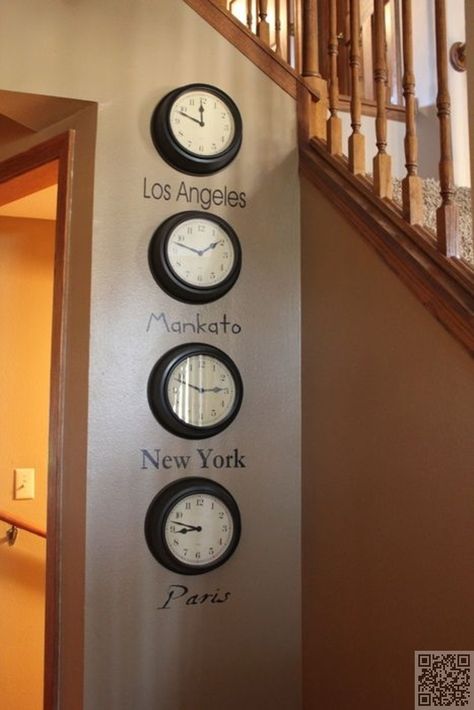 Interior Decor Ideas -- world times on a wall (buy four of the least expensive clocks from Walmart, and choose four of your favorite cities: New York, Tokyo, London, Paris) with four different fonts --- and change them up periodically! Casa Rock, Travel Themed Bedroom, Time Zone Clocks, Travel Themed Room, Frugal Decor, Travel Room, York Travel, House Makeover, Themed Bedroom