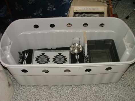 DIY Cat Car Carrier - Love the separate "room" for a travel litter box. Separate Room, Car Carrier, Cat Care Tips, Cat Travel, Diy Cat, Cat Carrier, Animal Projects, Cat Behavior, Cat Room