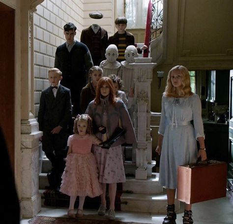 Miss Pregnant Home For Peculiar, Miss Peregrines Home For Peculiar Children, Mrs Peregrines Home For Peculiar, Ms Peregrine, Finlay Macmillan, Mrs Peregrine, Jacob Portman, Miss Peregrine's Peculiar Children, Marla Singer