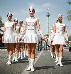 Lessons outside of class. Majorette Costumes, Majorette Outfits, Drum Majorette, Majorette Uniforms, Circus Parade, Marching Band Uniforms, Band Uniforms, Baton Twirling, Pom Pom Girl