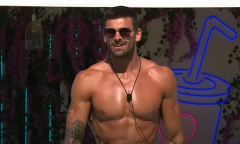 Love Island star Adam Collard sent shock waves through the villa on Monday night when he... Adam Collard, Kendall Rae, All About Love, Shock Wave, Separate Ways, Fitness Experts, Love Island, Monday Night, Toxic Relationships