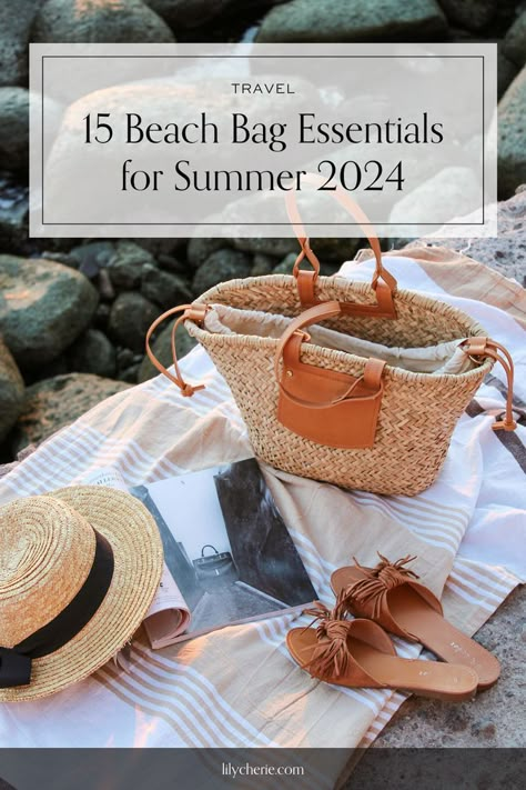 beach bag essentials What To Pack For Beach Day, Beach Essentials For Women, Beach Day Packing List, Beach Packing List, Paris Packing List, What To Pack For Vacation, Italy Packing List, Beach Day Essentials, Beach Vacation Packing