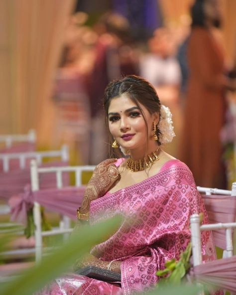 Saree After Marriage, Engagement Looks For Maharashtrian Bride, Mekhela Sador Blouse Design, Nami Hairstyles, After Marriage Look Indian, Mekhla Sador, Assamese Bride, Assamese Culture, Royal Saree