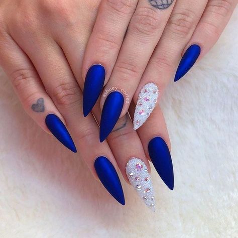 Blue Stiletto Nails, Blue Chrome Nails, Neon Acrylic Nails, Christmas Summer, Royal Blue Nails, Chrome Nails Designs, Elegant Nail, Colored Acrylic Nails, Stiletto Nails Designs