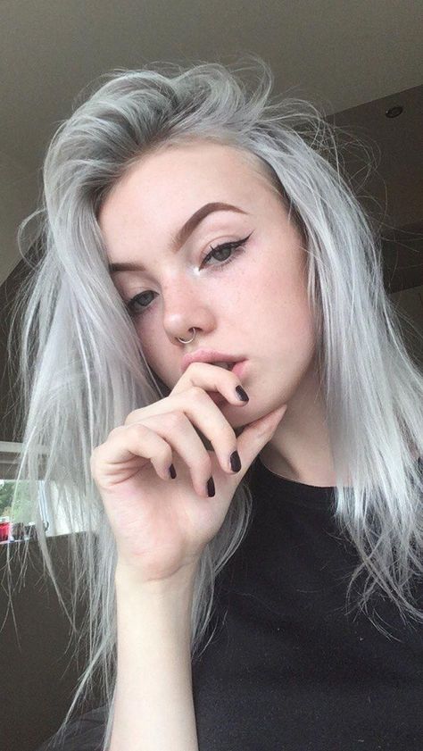 Silver Hair Short Hair Ideas, Grey Beauty Grey Hair Ideas, Grey Hair Colour, Silver Hair Short, Silver Hair Girl, Hair Dye Videos, Grey White Hair, Beautiful Gray Hair, Colour Collection, Short Hair Ideas