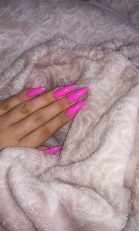 Summer Nails Inspo 2023 Long, Long Almond Summer Nails, Pink Neon Nails Summer, Neon Pink Nails Design Summer, Nails Summer 2020, Nashville Nails, Summer Nails 2020, Neon Summer Nails, Neon Pink Nails