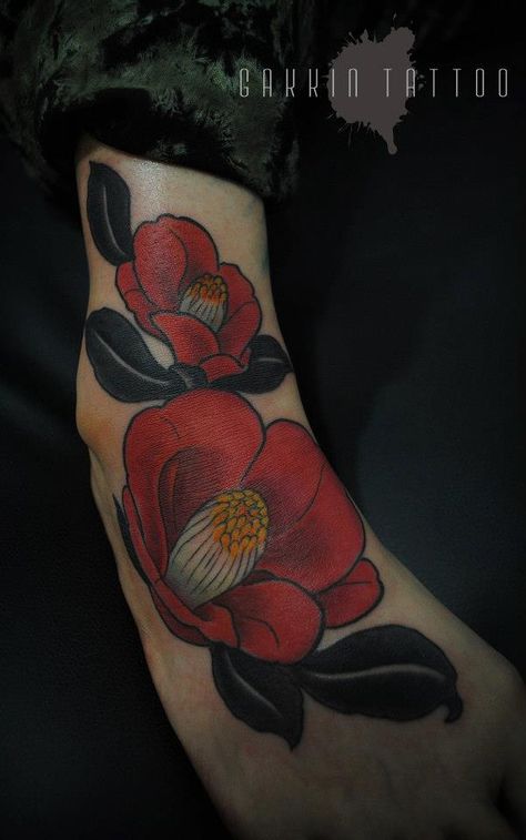 Tsubaki Tattoo, Skin Tattoo, Traditional Japanese Tattoos, Tattoo Collection, Incredible Tattoos, Japanese Tattoos, Art Ink, Japanese Tattoo, Flowers Leaves