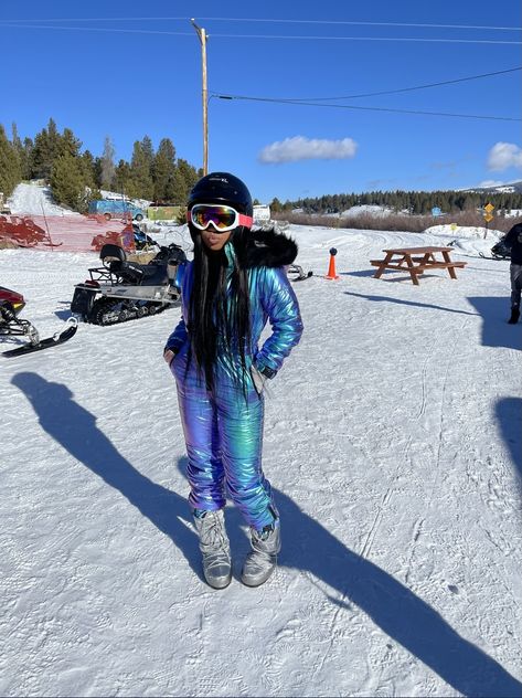 Snow Suits Black Women, 17th Birthday Outfit, Ski Trip Fashion, Snow Suits For Women, Ski Attire, Aspen Trip, Girls Ski Trip, Summer Birthday Outfits, Ski Trip Outfit