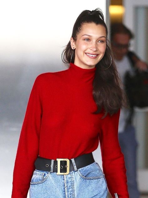 Red Shirt And Jeans Outfit, Red Turtleneck Outfit, Coated Jeans Outfit, Red Jeans Outfit, Crew Neck Sweater Outfit, Sweater Weather Outfits, Red Sweater Outfit, Turtleneck Sweater Outfit, Job Outfits