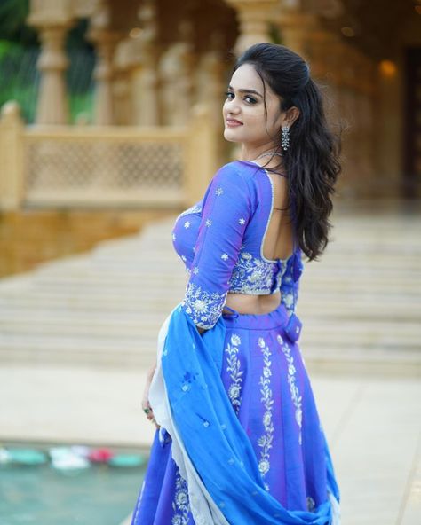 Sri Satya, Optical Illusion Wallpaper, Serial Actress, Beautiful Dresses Short, Chaniya Choli, Blue Wall Art, Indian Actress Hot Pics, Latest Pics, Optical Illusions