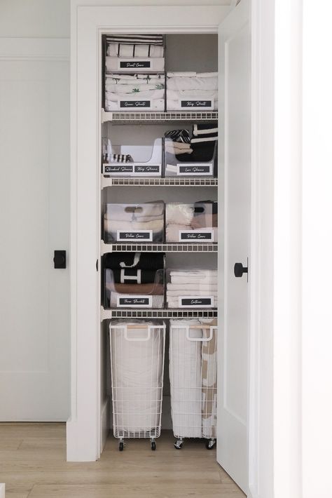 Closet Organization For Blankets, Sheet And Blanket Storage, Blanket Organization In Closet, Blanket Closet Organization, Linen Cabinet Organization, Storage Linen Closet, Linen Closet Design, Linen Aesthetic, Home Business Organization