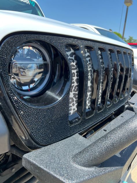 Leopard Jeep Accessories, Jeep Wrangler Grill Inserts, White Jeep Accessories, Jeep Interior Accessories, Jeep Decorations Interior, Jeep Wrangler Accessories For Women, Jeep Wrangler Customized, Cool Jeeps Wrangler, Jeep Wrangler Girly