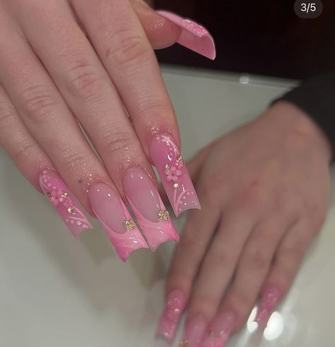 May Acrylic Nail Ideas, Pink Nail Designs Square, Hello Kitty Pink Nails, Black French Tip Nail, Dominican Nails, Spring Nail Sets, Pink Tip Nails, Black French Tip, French Tip Nail Art