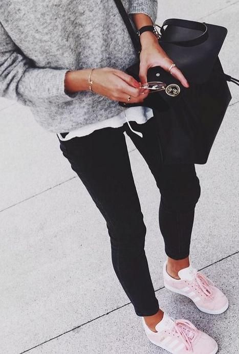 black. white. grey. everyday style. pink adidas trainers. Chique Outfits, Adidas Shoes Women, Adidas Trainers, Style Pink, Pink Adidas, Looks Chic, Mode Style, Outfits Casuales, Everyday Style