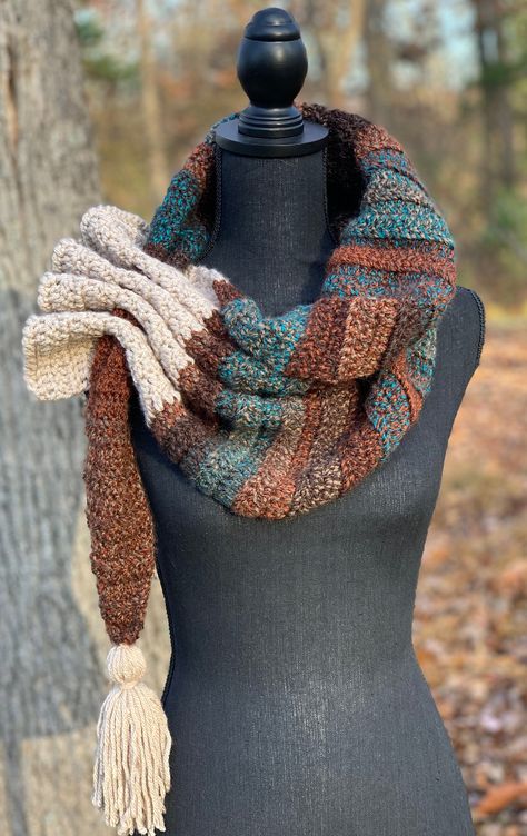 Keyhole Scarf Crochet Pattern, Scarf For Winter, Keyhole Scarf, Crochet Wrap Pattern, Crochet Hoodie, Womens Crochet Patterns, Crochet Ruffle, Ruffle Scarf, Hoodie Pattern