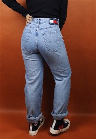 Tommy Hilfiger Jeans Outfit, Tommy Hilfiger Jeans Woman, Vintage Tommy Hilfiger Jeans, Thrift Inspo, Mom Jeans Outfit, 90s Jeans, Ootd Inspo, Vintage Levis Jeans, Jeans Outfits