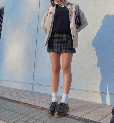 90s Preppy Aesthetic, 90s Preppy Fashion, 2000s Fashion Outfits Casual, Northern Preppy, Indie Girl Outfits, 2000s Aesthetic Outfits, 2000s Fashion Aesthetic, Preppy Girl Outfits, Street Preppy