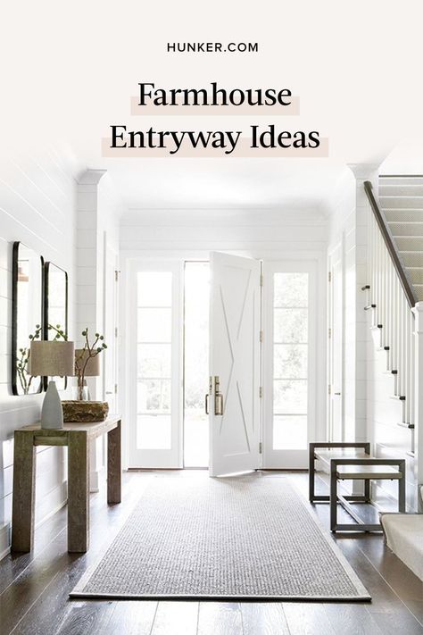 Here are seven farmhouse entryway ideas that are more than just a nice place to store your Wellington boots, and are guaranteed to make a good first impression. #hunkerhome #farmhouse #entryway #farmhouseentryway #entrywayideas Farmhouse Entryway Ideas, Large Entryway, Entrance Way, Estilo Shabby Chic, Farmhouse Entryway, Modern Architects, Apartment Tour, Entryway Ideas, Classic Home Decor