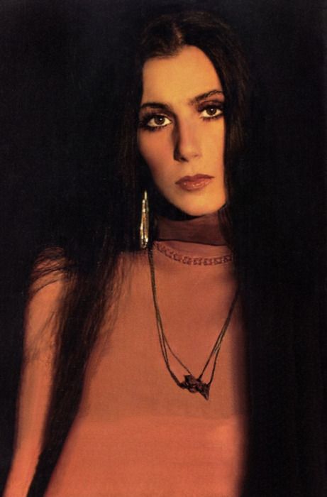 Cher, I remember watching her with my Mom as a kid, she was always bigger than life. Cher Style, 70s Cher, Cherilyn Sarkisian, Young Cher, Cher 70s, Cher Costume, 70s Icons, Style Icons Inspiration, Cher Outfits