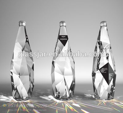 Source 750ml luxurious and diamond shape glass wine bottle on m.alibaba.com Parametric Furniture, Water Packaging, Effective Branding, Verre Design, Cool Packaging, Graphic Design Packaging, Water Bottle Design, Design Del Prodotto, Botol Air