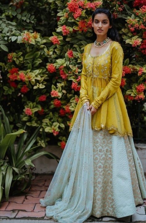 #Fashion #Fashioninspiration Peplon Dresses, Long Blouse Designs, Dress Pakistani, Anarkali Dress Pattern, Lehenga Blouse Designs, Lehenga Wedding, Wedding Indian, Long Dress Design, Indian Gowns Dresses