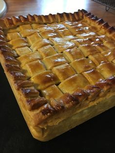 Savoury Pies Recipes, Pie Recipes Savory, British Meat Pies, Cornish Pie, Picnic Pie, School Dinner Recipes, Nancy Birtwhistle, Pie Ideas, Dinner Pies