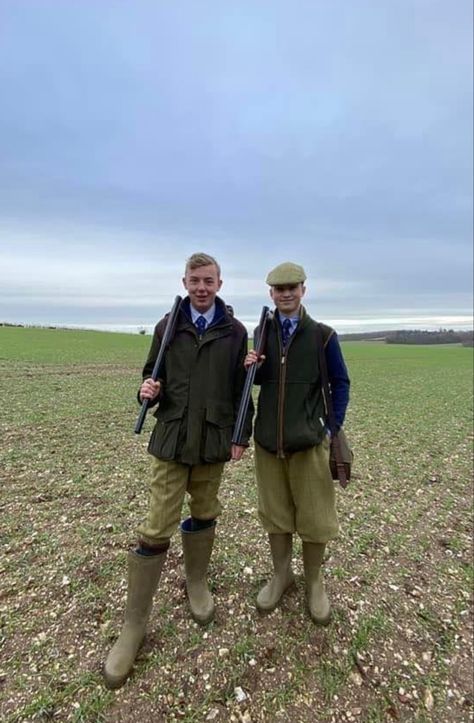 Yuppie Aesthetic, Country Side Outfit, Country Style Men, Countryside Lifestyle, Country Mens Fashion, Mens Golf Fashion, British Country Style, Barbour Style, British Country