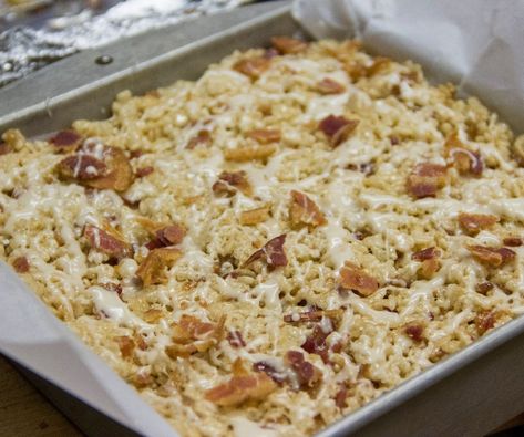 Bacon Bourbon Rice Krispy Treats Bacon Rice, Bacon Desserts, Boozy Baking, Bourbon Bacon, Chocolate Bacon, Krispie Treats Recipe, Bacon In The Oven, Krispy Treats, Boozy Desserts