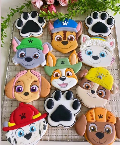 BRILLIANT COOKIERS 🍪 on Instagram: “Credit @silviacostacandydesigner #brilliantcookiers #pawpatrolcookies” 3rd Birthday Party For Boy, Paw Patrol Cookies, Thomas Birthday Parties, Paw Patrol Birthday Theme, Farm Cookies, Fox Farm, Cartoon Cookie, Paw Patrol Girl, Cookies Decoradas